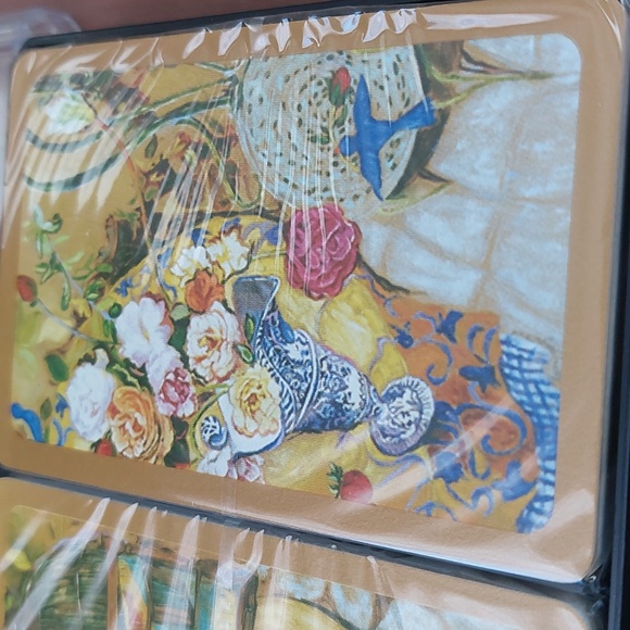 Bombay Plastic 2 Deck Playing Cards Beautiful Artwork Sealed - Picture 3 of 5